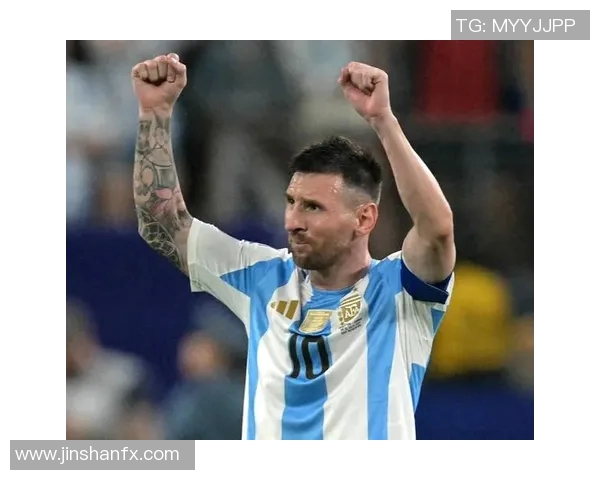 足球明星们齐聚一堂共同绘制梅西的传奇瞬间与足球梦想